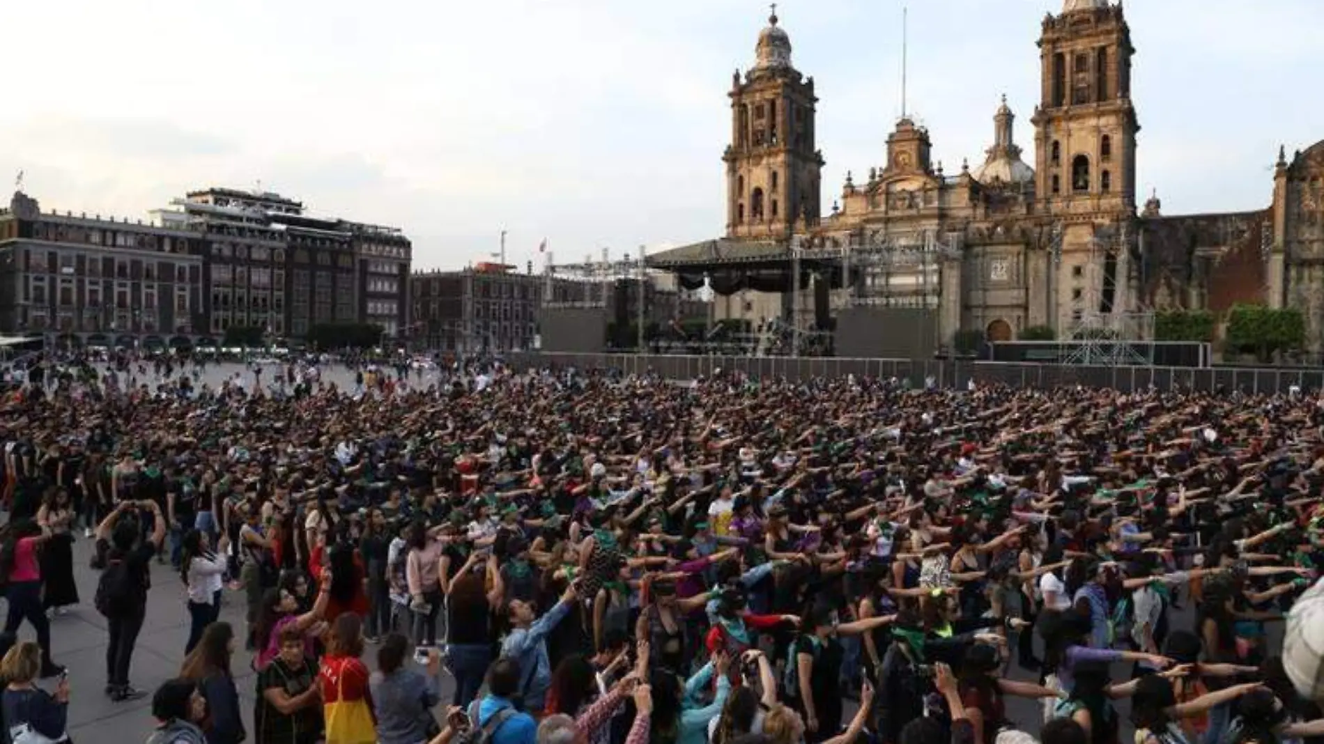 mujeres manifestacion el violador eres tu alejandro aguilar